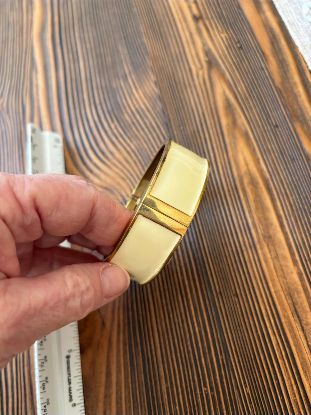 N/A stylish gold